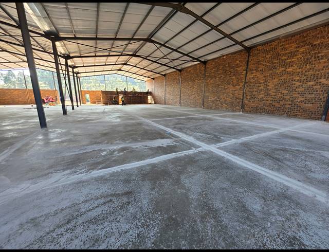 900M² WAREHOUSE TO LET IN AEROTON